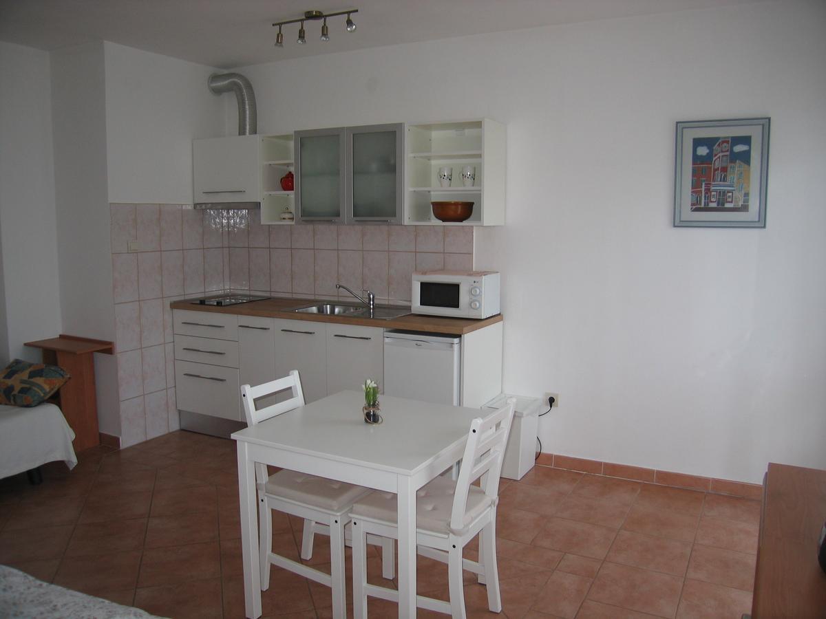 Studio Max With Parking Rovinj Extérieur photo